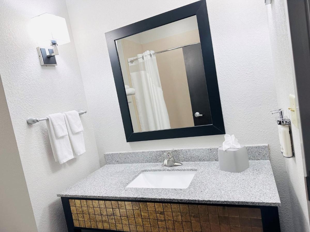 Holiday Inn Express & Suites Houston East - Baytown, An Ihg Hotel Dış mekan fotoğraf