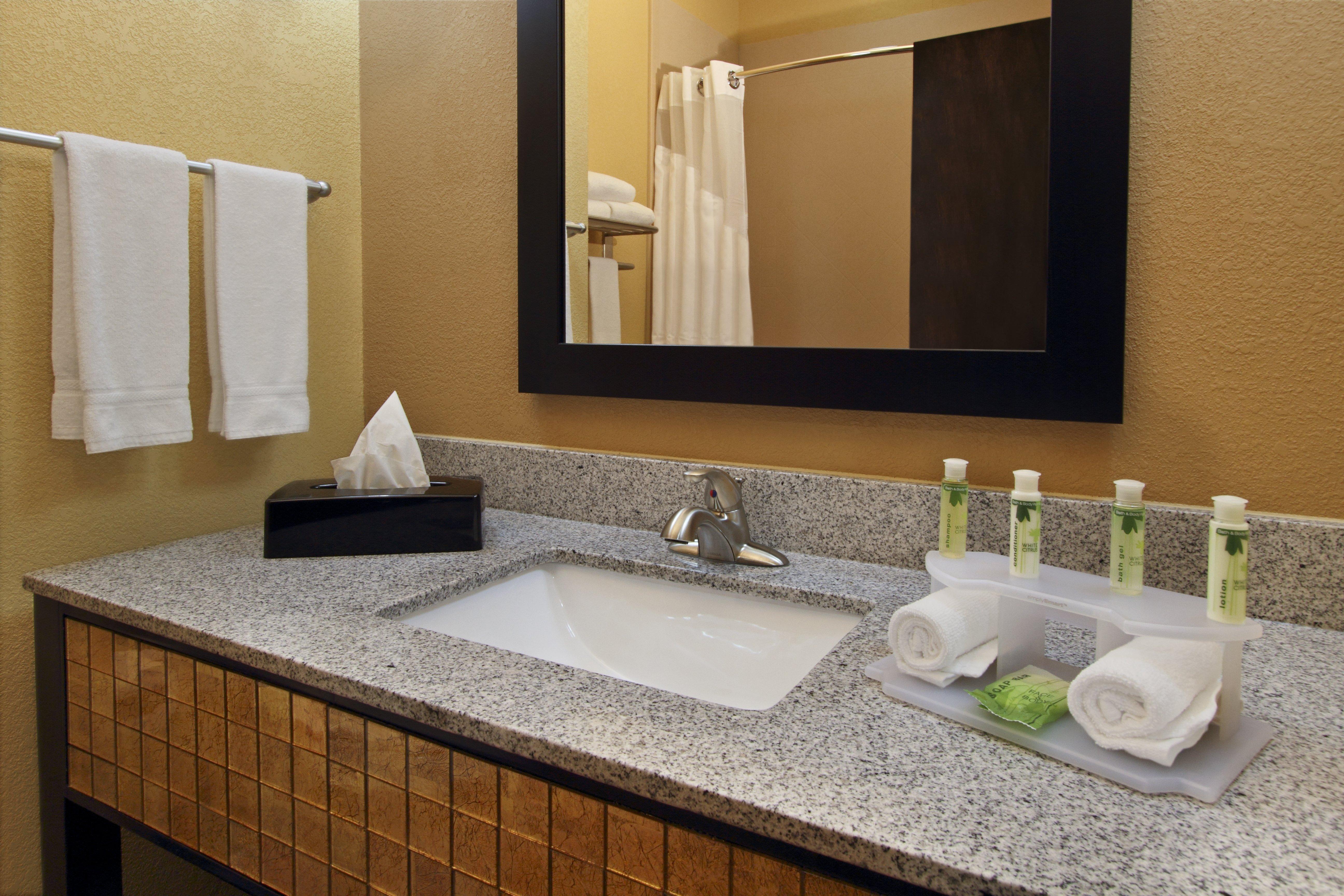 Holiday Inn Express & Suites Houston East - Baytown, An Ihg Hotel Dış mekan fotoğraf