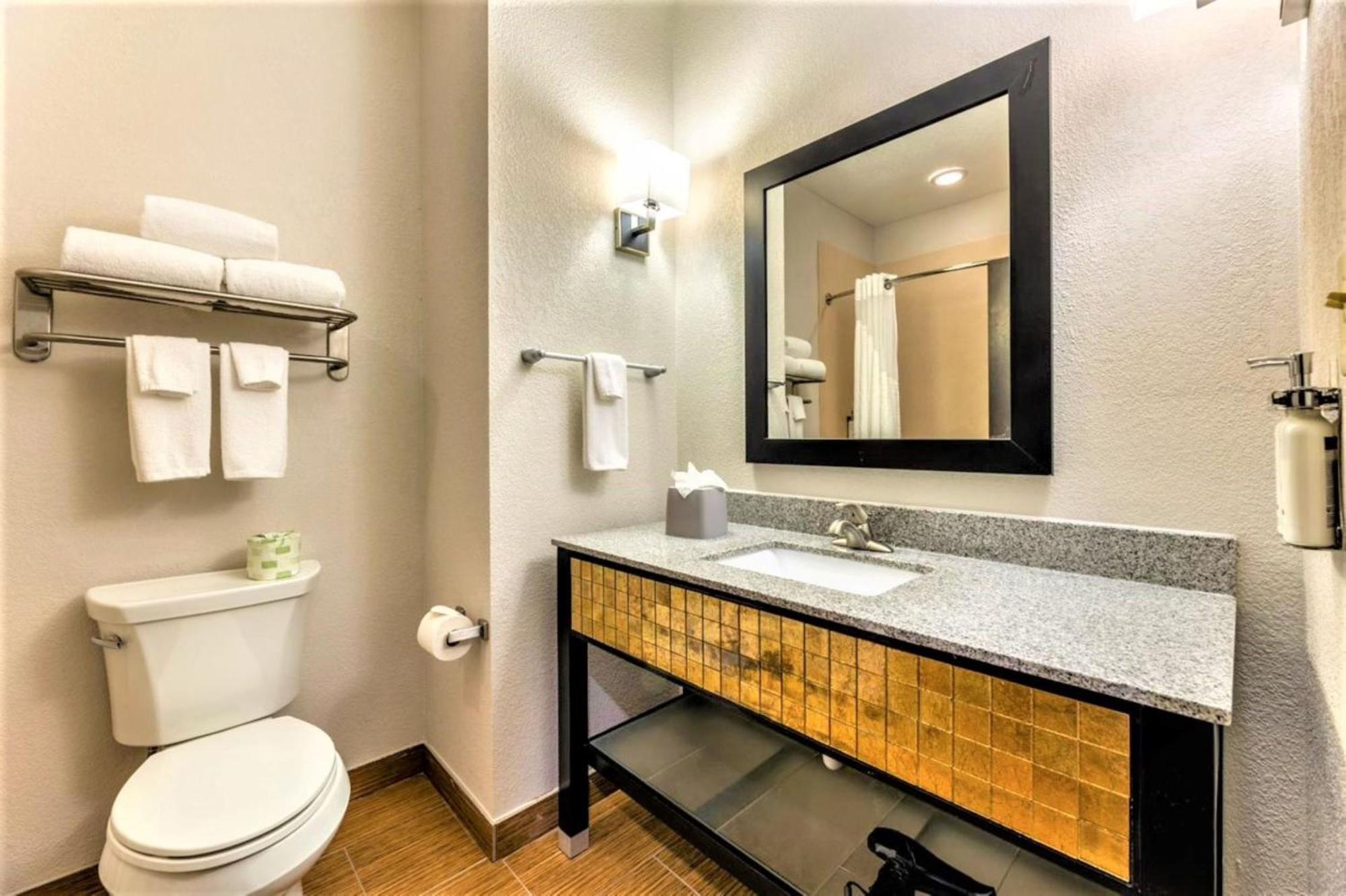 Holiday Inn Express & Suites Houston East - Baytown, An Ihg Hotel Dış mekan fotoğraf
